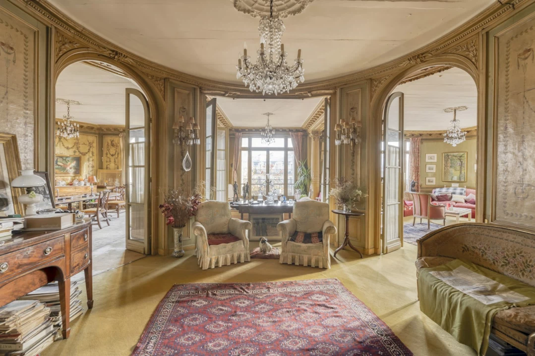 Discovering the apartment before renovation